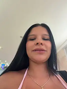 Elara_Luxe webcam