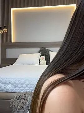 evelyn_hills