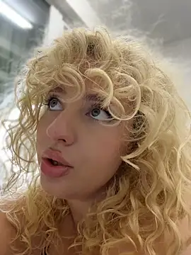 CurlyDaisy webcam
