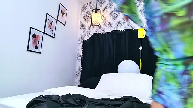 Riley_Fox webcam