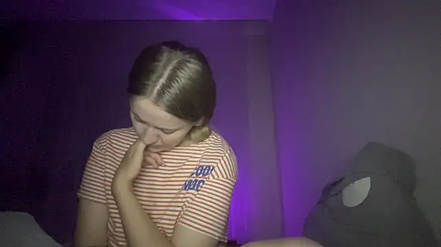 LarissaTewes live sex cam