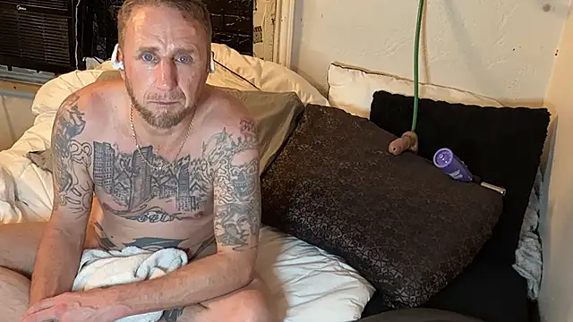 SexyDaddy303666 webcam