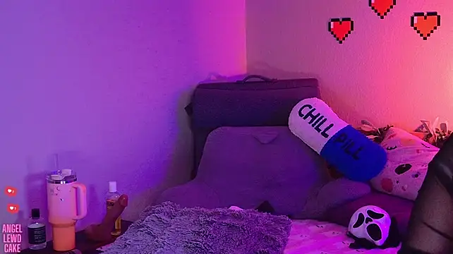 Angel-Lewd-Cake webcam