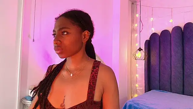 Queen_perla_ webcam