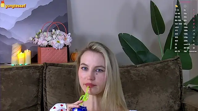 YungTessa webcam