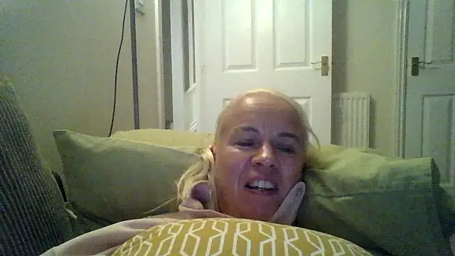 jennyblondeuk webcam