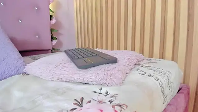 lovely__kiss__ webcam