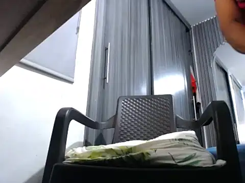 PaholaBigtits webcam