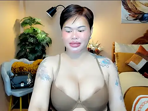 _Queen_of_Hearts_ live cam preview