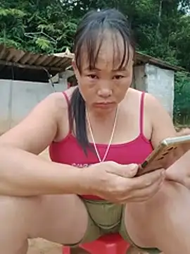NyloveSquirt