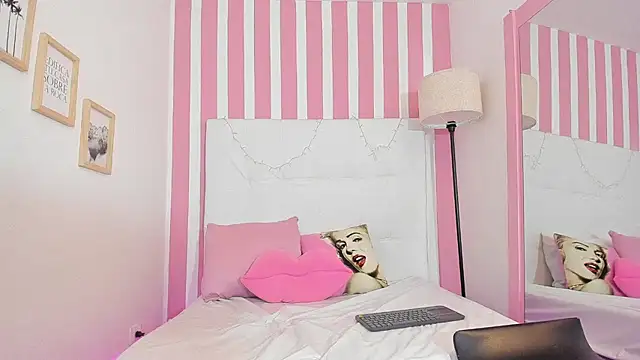 AlinaSimmons webcam