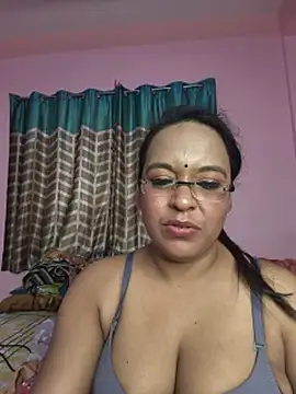 naughtymia06 webcam