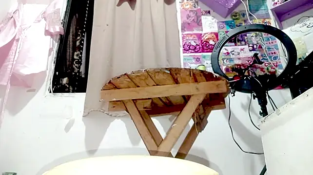 PetiteIvoryQueen19