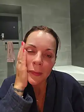 JuneLaFrenchie webcam