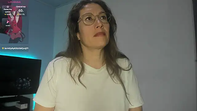 kaylaMinov_ webcam
