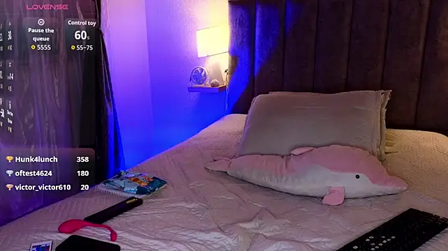 Victoria_Hils webcam