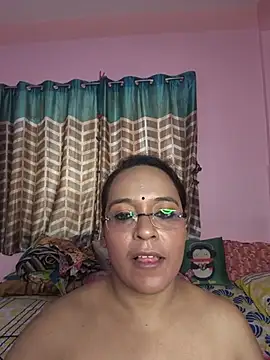 naughtymia06 webcam