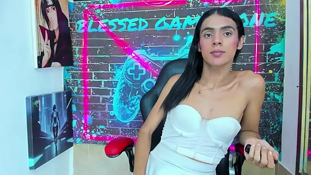 Model: valentina_moonn
