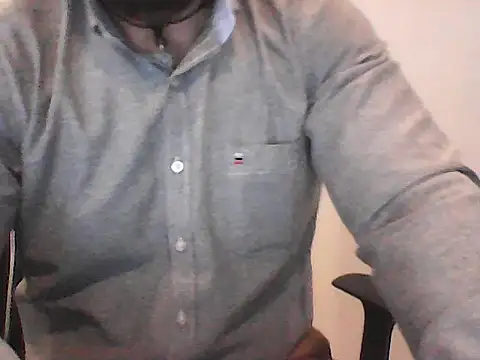 Yorel1109- live cam on StripChat