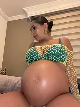 Mau_White live cam on StripChat