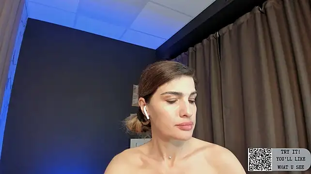 Adele__Novak live cam on StripChat