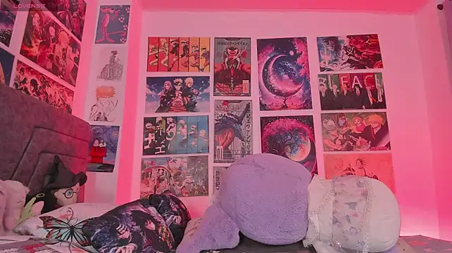 MissCurvyTop webcam