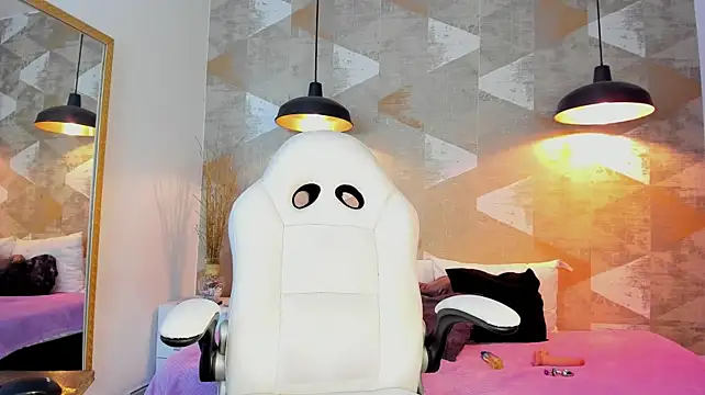 LalilaBrunettee webcam