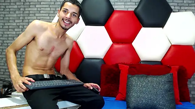Thristan05 live cam on StripChat