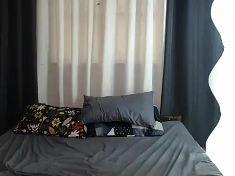 aurelia_elowen143 webcam