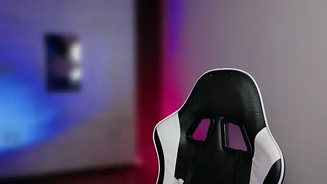 NanakoDollx webcam