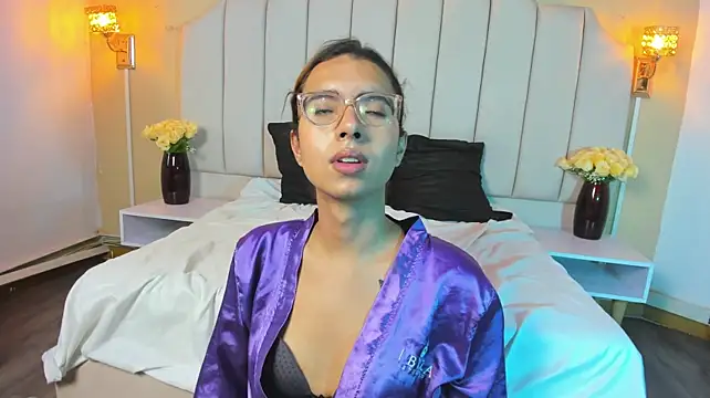 Sara_saaennz webcam