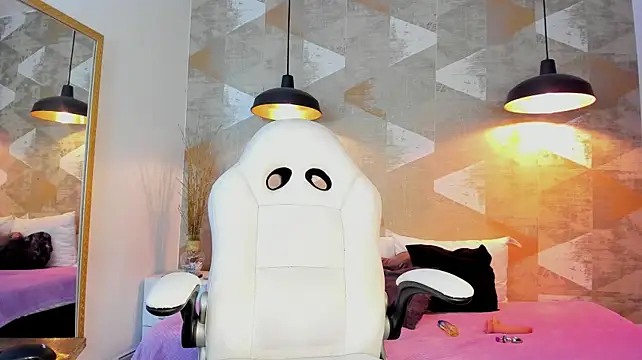 LalilaBrunettee webcam