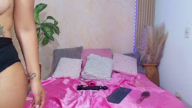 JESSYCHERNOBIL live cam on StripChat