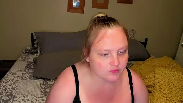Phatassblonde webcam