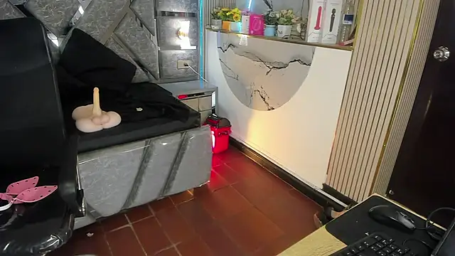 Yaluz_Naugthy live sex cam