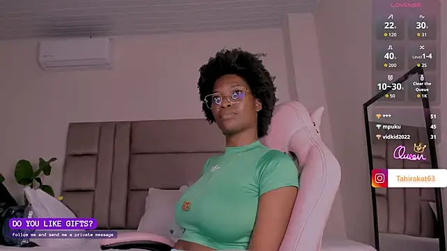 Tahira_21_ webcam
