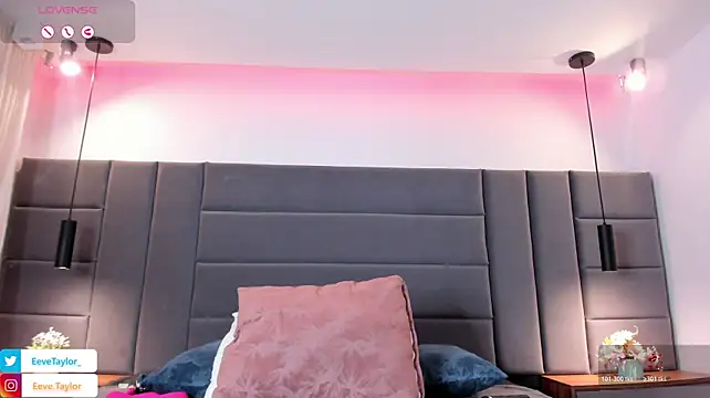 Eevee_Taylor webcam