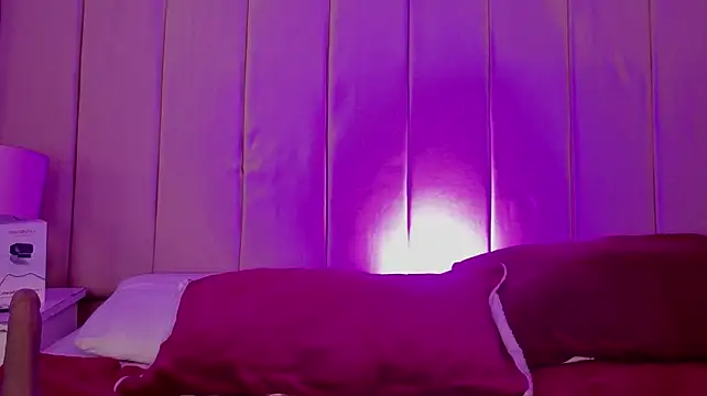MollyBigBoobs12 webcam