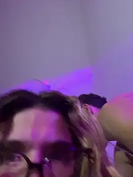 MissGoldieB webcam