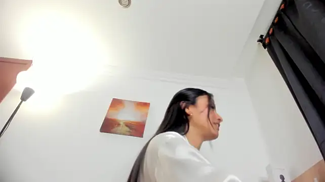 nia__white webcam