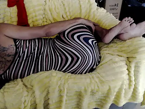 Trish_CurveCock webcam