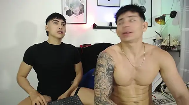 Thomas_and_lyan webcam