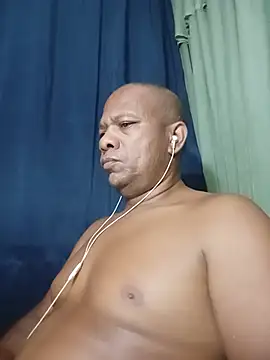 bigblackcock75 webcam