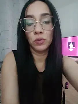 YaraDuartee webcam