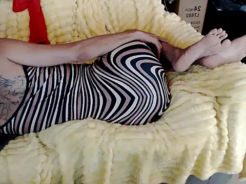 Trish_CurveCock webcam