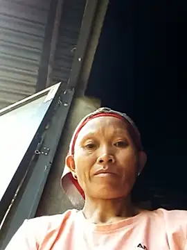 Nguyen_Emaa webcam