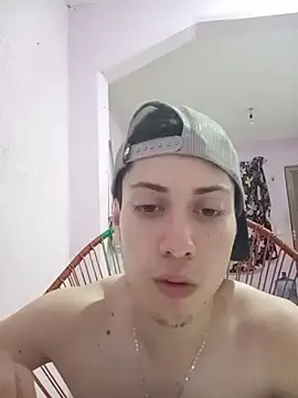 Carlitos7381 webcam
