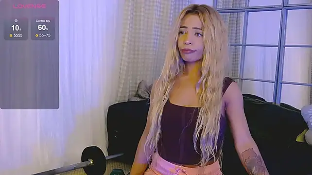 SarahRaynex webcam