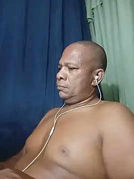 bigblackcock75 webcam