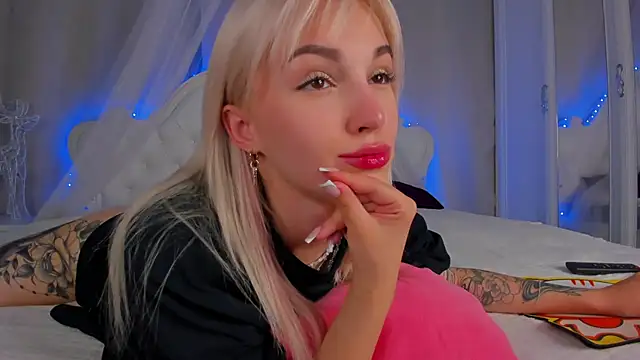 LisaFoxyMe webcam